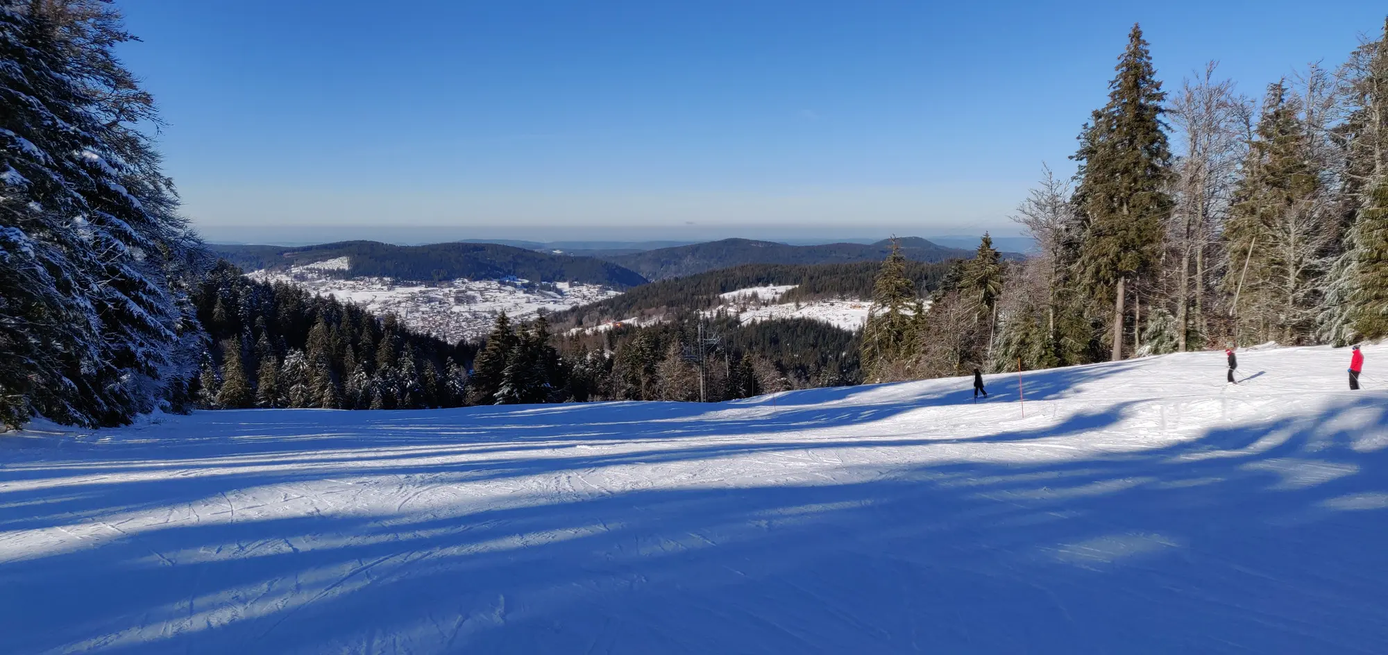 Piste de ski de La Mauselaine à Gérardmer sous la neige