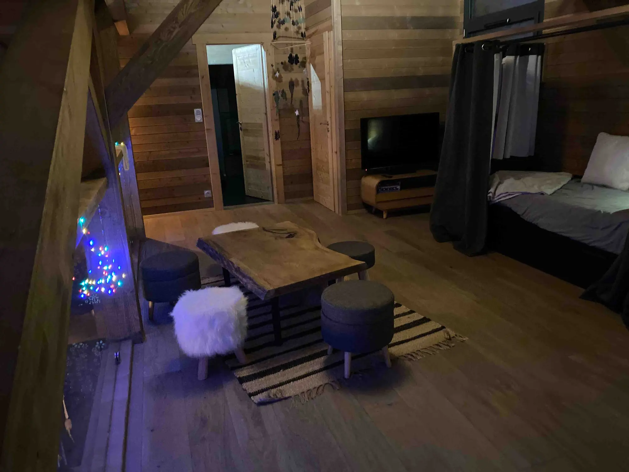Mezzanine open onto the chalet's living space