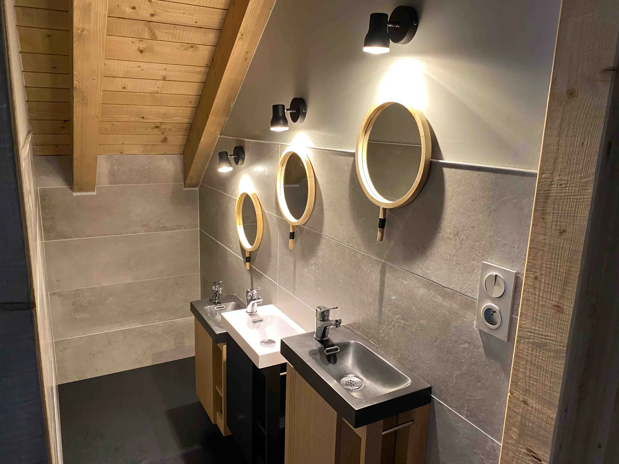 Bathroom adjoining the children's bedroom